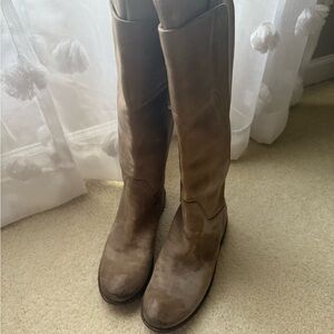 Frye Tan Heeled Boots Knee-High Seamless Design